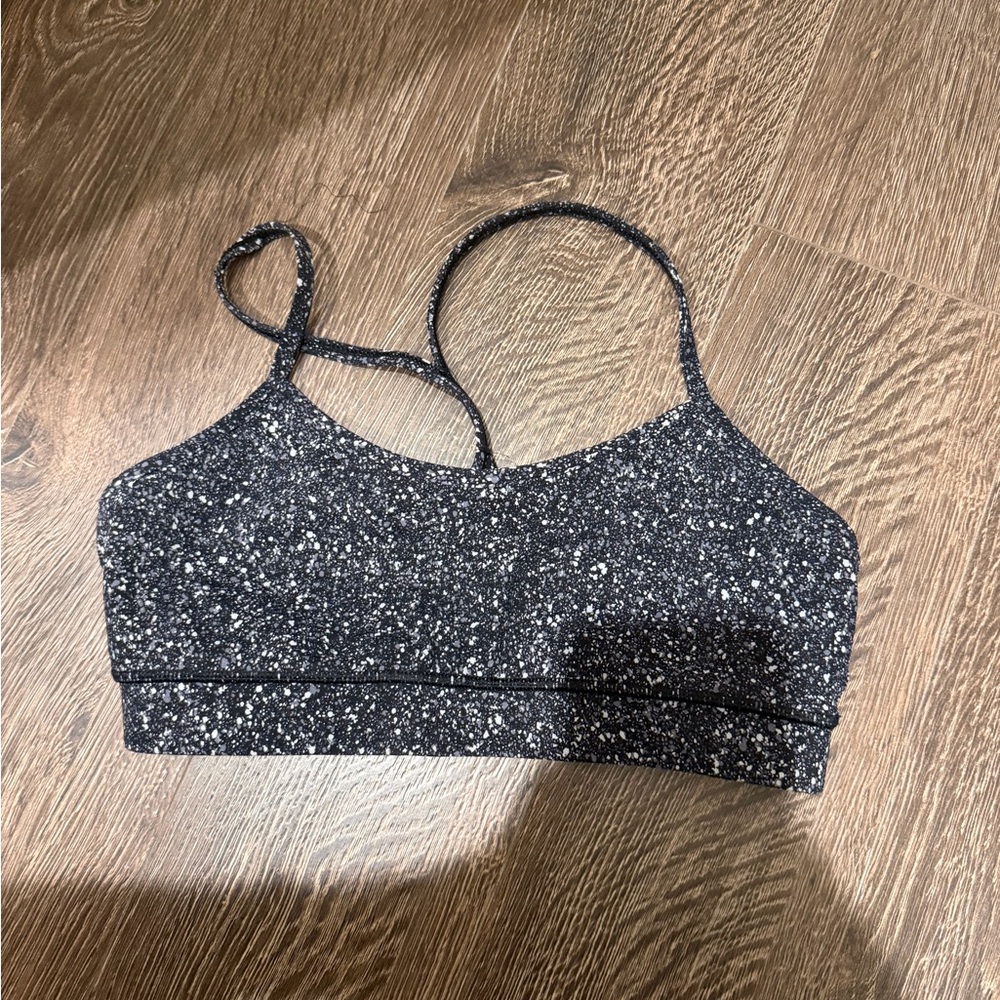 Lululemon sports bra size 4